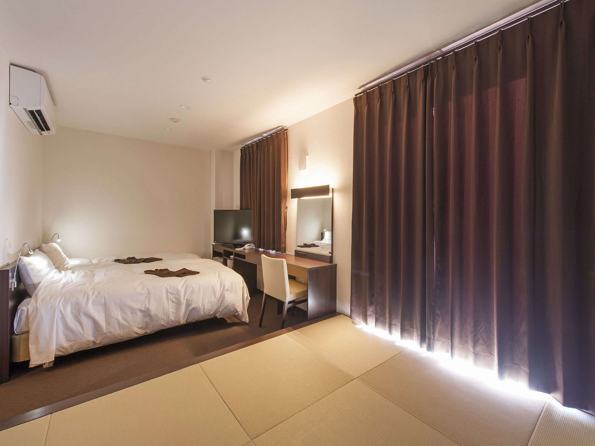 Hana Hotel Fukaya & Spa Exterior photo